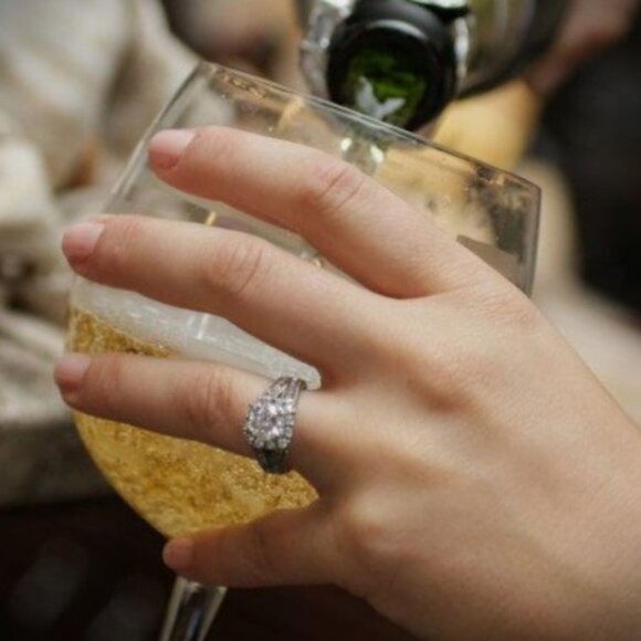 Stunning Diamond Ring - Picture 5 of 8